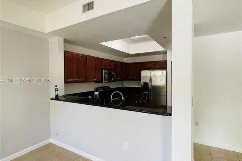 Снять в аренду кондоминиум в Дорал, Флорида 3 спальни, 112.13м2, № 1997745 - фото 5