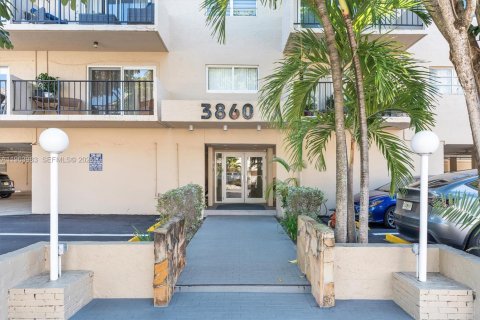 Condominio en venta en North Miami Beach, Florida, 2 dormitorios, 139.35 m2 № 2030928 - foto 26