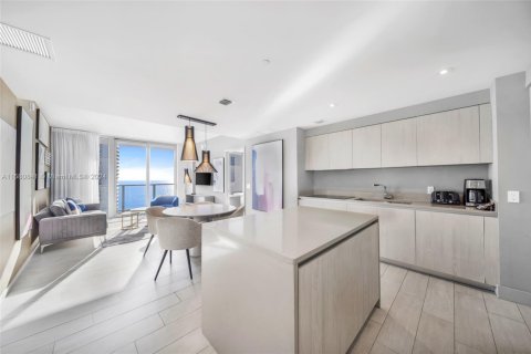 Снять в аренду кондоминиум в Холливуд, Флорида 2 спальни, 96.99м2, № 1958875 - фото 8