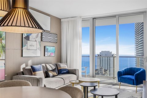 Снять в аренду кондоминиум в Холливуд, Флорида 2 спальни, 96.99м2, № 1958875 - фото 19