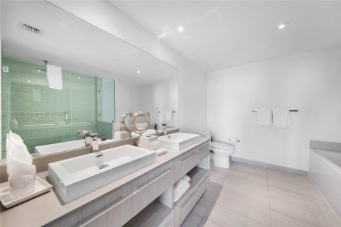 Снять в аренду кондоминиум в Холливуд, Флорида 2 спальни, 96.99м2, № 1958875 - фото 20