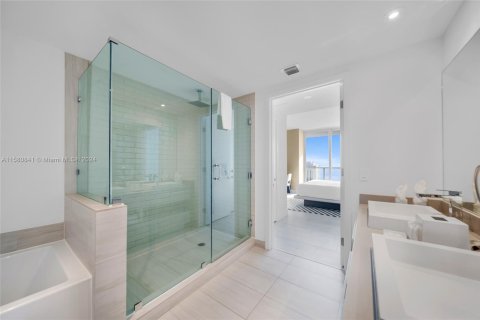 Снять в аренду кондоминиум в Холливуд, Флорида 2 спальни, 96.99м2, № 1958875 - фото 22