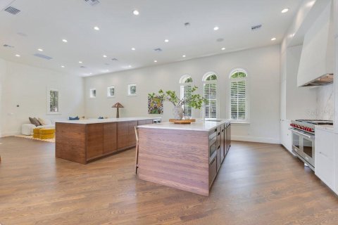 House in Windermere, Florida 4 bedrooms, 450.48 sq.m. № 1815706 - photo 29