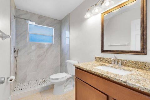 House in Orlando, Florida 3 bedrooms, 148.92 sq.m. № 1733145 - photo 17