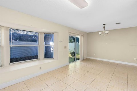 House in Orlando, Florida 3 bedrooms, 148.92 sq.m. № 1733145 - photo 8