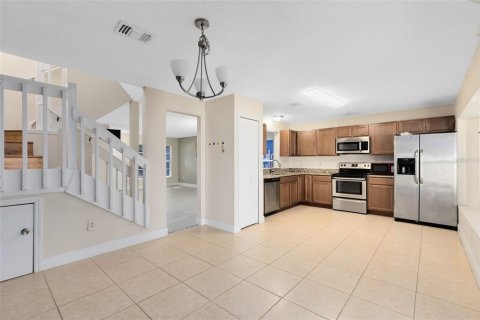 House in Orlando, Florida 3 bedrooms, 148.92 sq.m. № 1733145 - photo 5