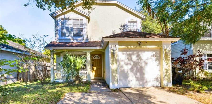 House in Orlando, Florida 3 bedrooms, 148.92 sq.m. № 1733145
