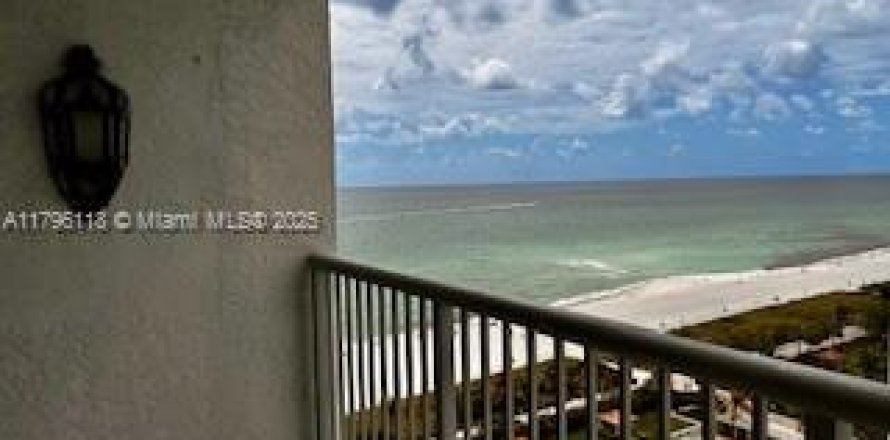 Condominio en Miami Beach, Florida, 2 dormitorios  № 1707781