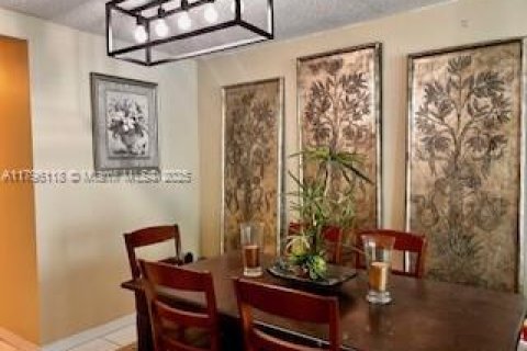 Condominio en alquiler en Miami Beach, Florida, 2 dormitorios, 110.55 m2 № 1707781 - foto 15