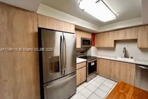 Condominio en alquiler en Miami Beach, Florida, 2 dormitorios, 110.55 m2 № 1707781 - foto 3