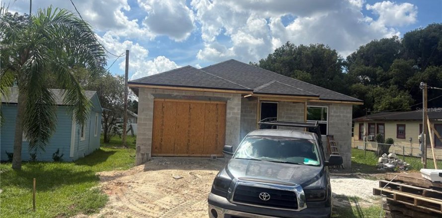 House in Lakeland, Florida 3 bedrooms, 131.83 sq.m. № 1900683