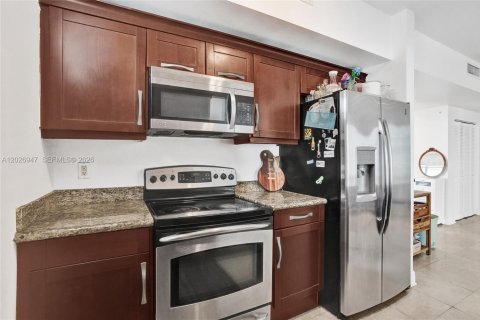 Купить кондоминиум в Майами, Флорида 3 спальни, 138.98м2, № 2146475 - фото 3