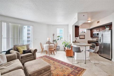 Купить кондоминиум в Майами, Флорида 3 спальни, 138.98м2, № 2146475 - фото 9