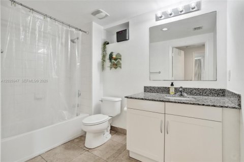 Купить кондоминиум в Майами, Флорида 3 спальни, 138.98м2, № 2146475 - фото 19