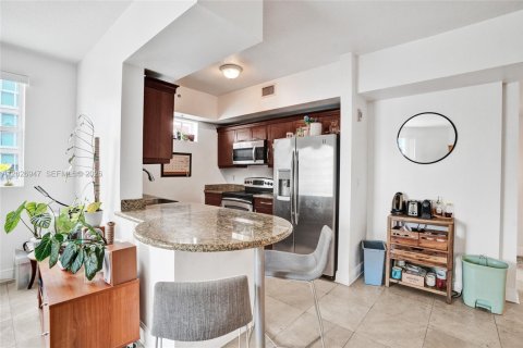 Купить кондоминиум в Майами, Флорида 3 спальни, 138.98м2, № 2146475 - фото 6