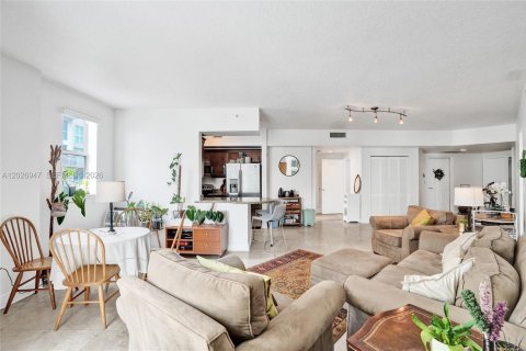 Купить кондоминиум в Майами, Флорида 3 спальни, 138.98м2, № 2146475 - фото 7