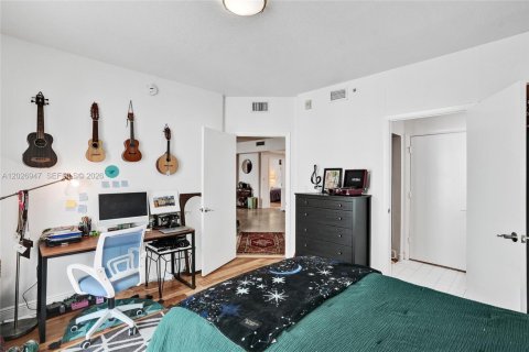 Купить кондоминиум в Майами, Флорида 3 спальни, 138.98м2, № 2146475 - фото 11