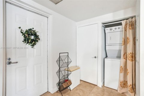 Купить кондоминиум в Майами, Флорида 3 спальни, 138.98м2, № 2146475 - фото 15
