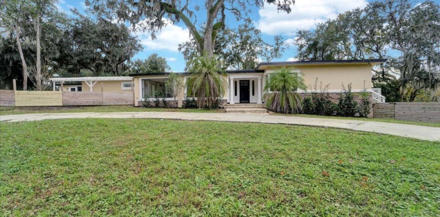 House in Jacksonville, Florida 4 bedrooms, 254.37 sq.m. № 885624