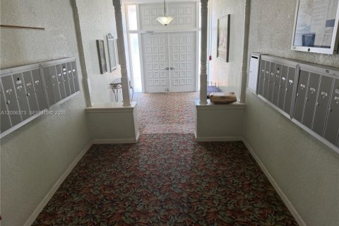 Condominio en alquiler en Fort Lauderdale, Florida, 1 dormitorio, 70.23 m2 № 2075101 - foto 4