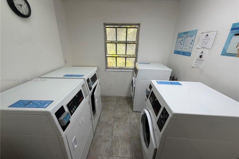 Condominio en alquiler en Fort Lauderdale, Florida, 1 dormitorio, 70.23 m2 № 2075101 - foto 23