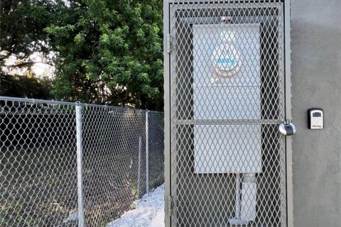 Купить коммерческую недвижимость в Майами, Флорида № 1971406 - фото 10