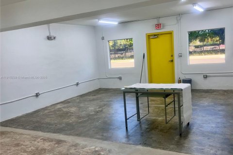 Купить коммерческую недвижимость в Майами, Флорида № 1971406 - фото 4