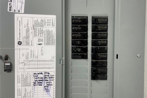 Купить коммерческую недвижимость в Майами, Флорида № 1971406 - фото 9