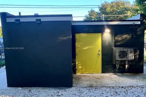 Купить коммерческую недвижимость в Майами, Флорида № 1971406 - фото 6