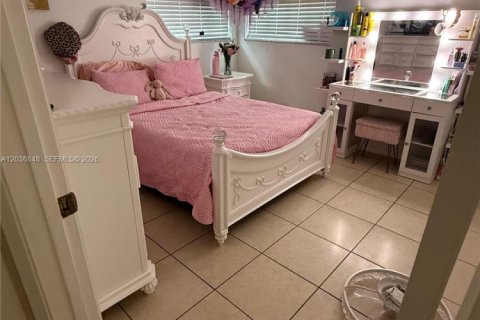 Снять в аренду таунхаус в Майами, Флорида 3 спальни, 116.87м2, № 2085481 - фото 15
