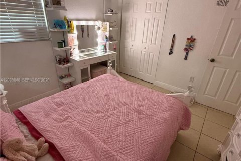 Снять в аренду таунхаус в Майами, Флорида 3 спальни, 116.87м2, № 2085481 - фото 16