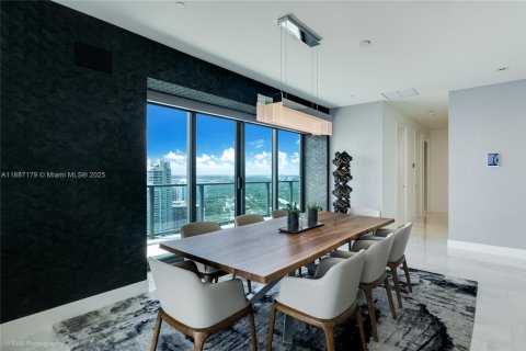 Condo in Miami, Florida, 3 bedrooms  № 1943416 - photo 11