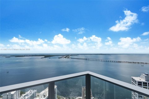 Condo in Miami, Florida, 3 bedrooms  № 1943416 - photo 2