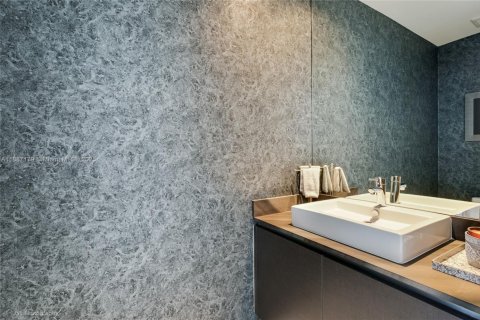 Condo in Miami, Florida, 3 bedrooms  № 1943416 - photo 24
