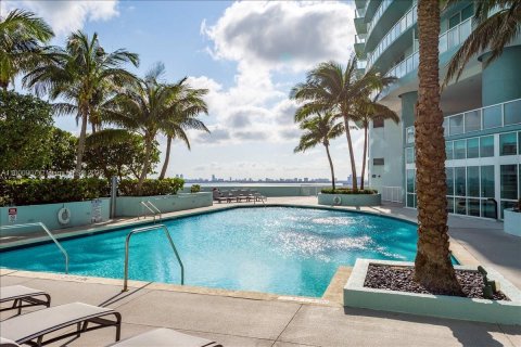 Condo in Miami, Florida, 1 bedroom  № 1696341 - photo 30