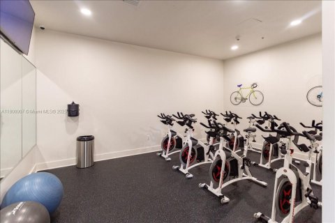Condo in Miami, Florida, 1 bedroom  № 1696341 - photo 25