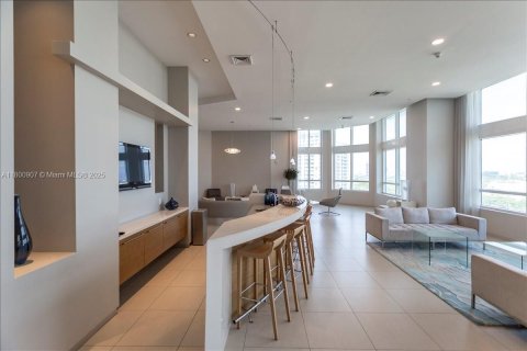 Condo in Miami, Florida, 1 bedroom  № 1696341 - photo 22