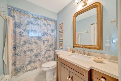 House in Sarasota, Florida 3 bedrooms, 127.55 sq.m. № 2157143 - photo 28