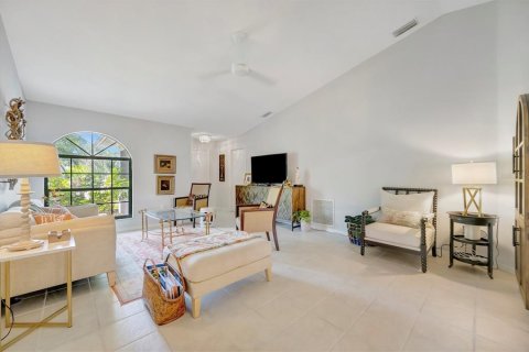 House in Sarasota, Florida 3 bedrooms, 127.55 sq.m. № 2157143 - photo 7