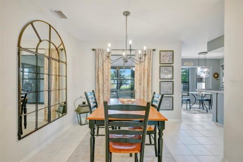 House in Sarasota, Florida 3 bedrooms, 127.55 sq.m. № 2157143 - photo 10