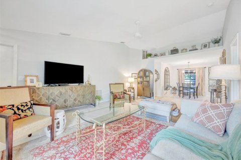 House in Sarasota, Florida 3 bedrooms, 127.55 sq.m. № 2157143 - photo 4
