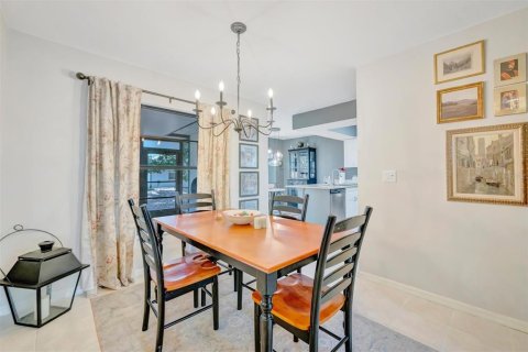 House in Sarasota, Florida 3 bedrooms, 127.55 sq.m. № 2157143 - photo 8