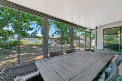 House in Sarasota, Florida 3 bedrooms, 127.55 sq.m. № 2157143 - photo 21