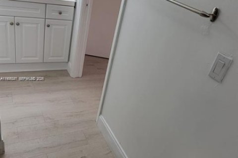 Copropriété à louer à Miramar, Floride: 3 chambres, 100.33 m2 № 2010163 - photo 14