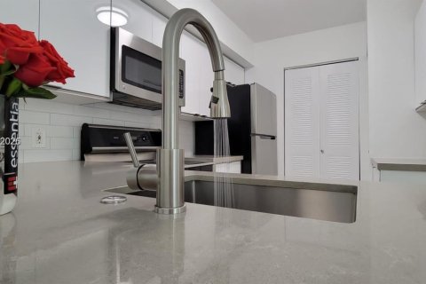 Copropriété à louer à Miramar, Floride: 3 chambres, 100.33 m2 № 2010163 - photo 5