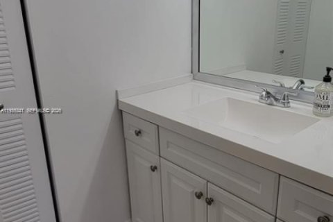 Copropriété à louer à Miramar, Floride: 3 chambres, 100.33 m2 № 2010163 - photo 17