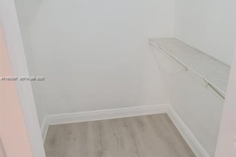 Copropriété à louer à Miramar, Floride: 3 chambres, 100.33 m2 № 2010163 - photo 13