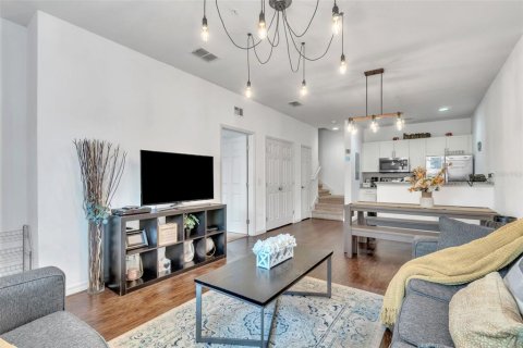 Adosado en venta en Kissimmee, Florida, 3 dormitorios, 120.77 m2 № 1915525 - foto 2