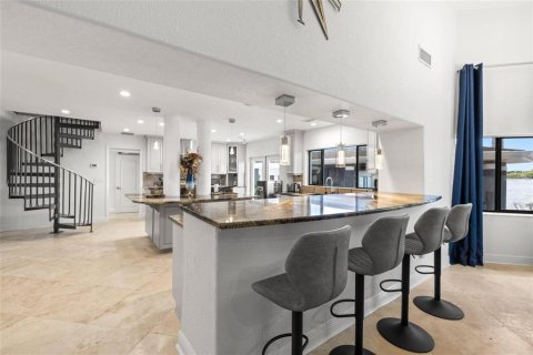 Casa en venta en Saint Petersburg, Florida, 7 dormitorios, 675.31 m2 № 2380974 - foto 11