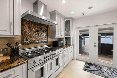 Casa en venta en Saint Petersburg, Florida, 7 dormitorios, 675.31 m2 № 2380974 - foto 13